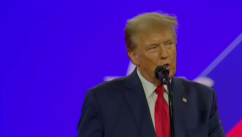 trump's-teleprompter-speech-flops-and-bores-cpac